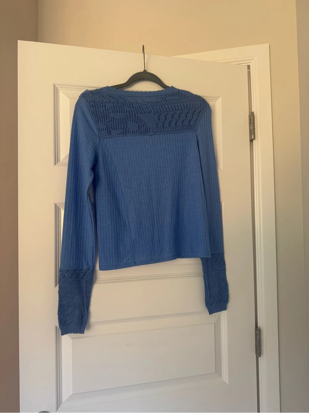 Free People ~ Blue Long-Sleeve Knit Top with Crochet Sleeves